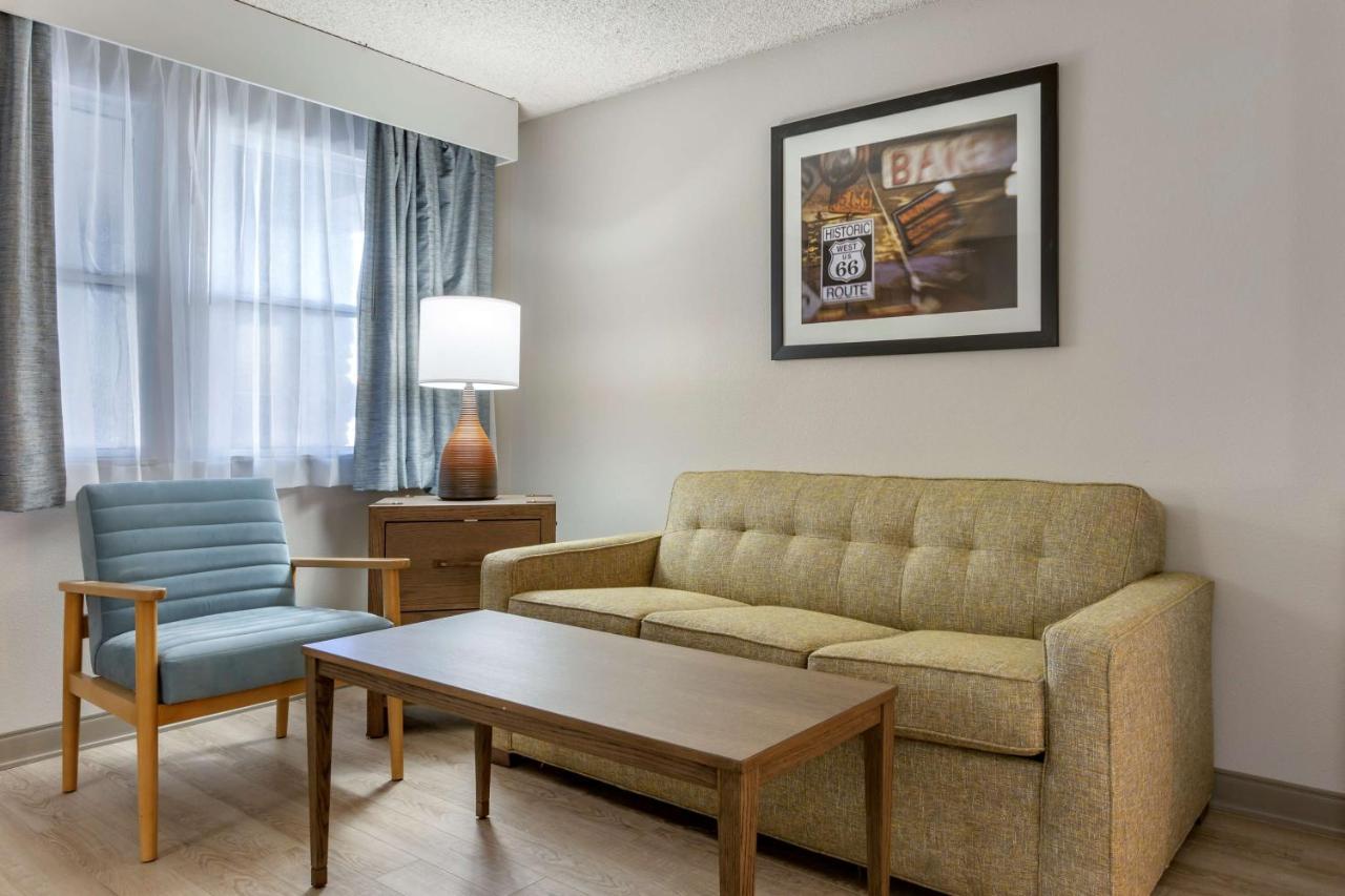 Queen Room Two Queen Beds Sofa Bed Pet Friendly,1327689806:JPEG